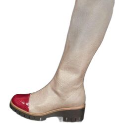 8704 bota puntera charol granate. Bota . Color marrón. Número 38. 