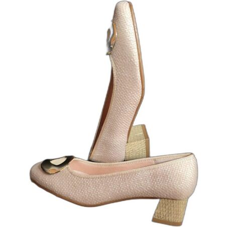 91551 zapato piel coco hebilla dorada. Zapato . Color maquillaje. Número 38. 