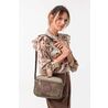 43713 bandolera con bolsillo frontal Anekke Blosson. Bolsos Bandolera . Color beige. 
