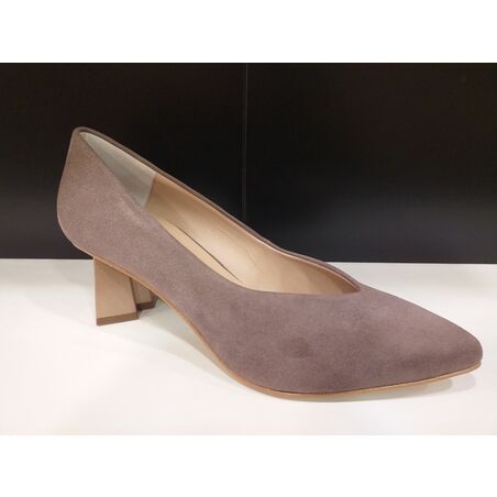 Zapato salón tacón original. Zapato. Color taupe. Número 40. 